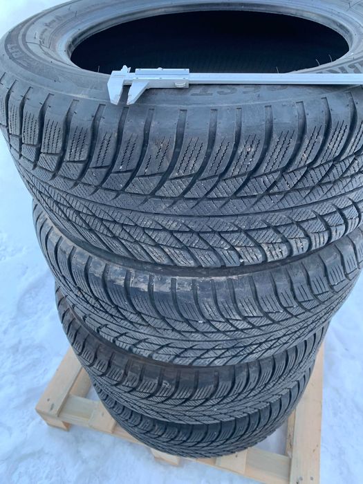 - Bridgestone Blizzak LM01AZ 225 55 17, 97H