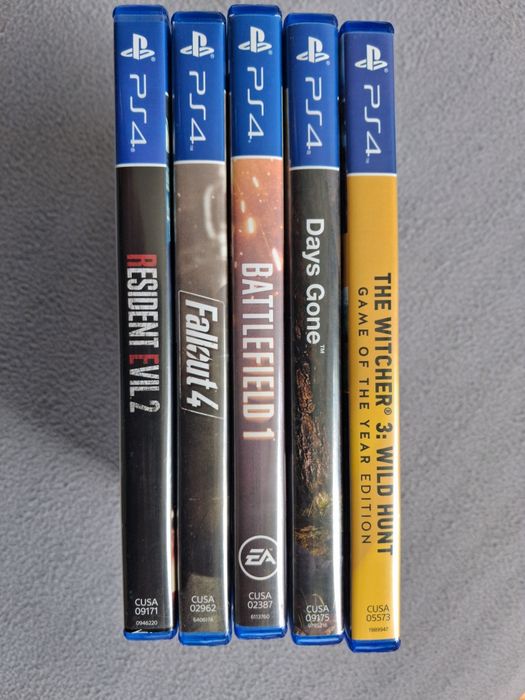 PlayStation 4 com 5 jogos