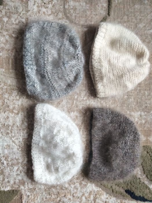 Продам женские вязаные шапки из козьего пуха