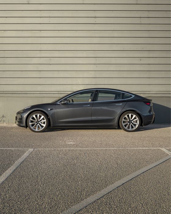 Tesla Model 3 Long-Range Dual Motor AWD