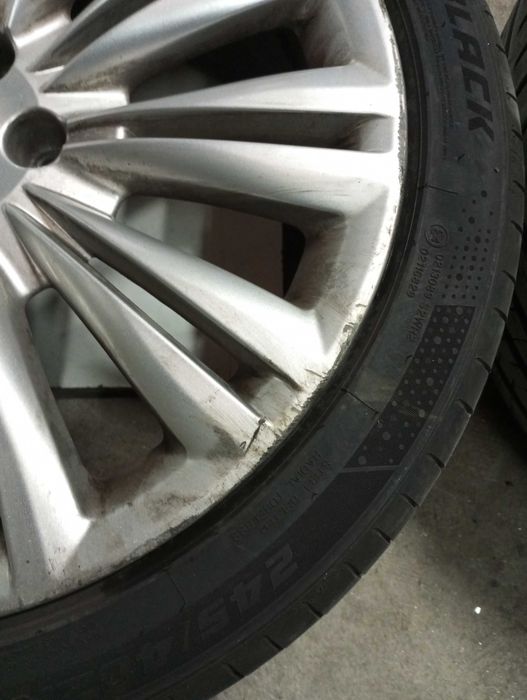 44 - Jantes Jaguar XF 245/40R19 com pneus 5*108 original