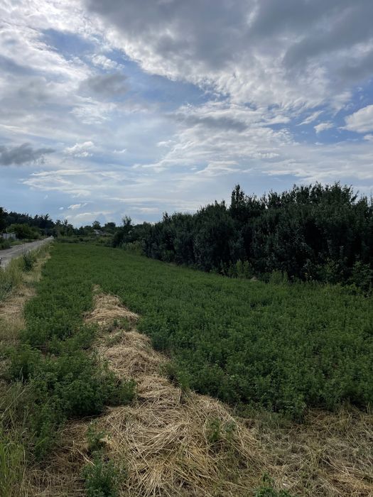 Продам земельму ділянку під будівництво