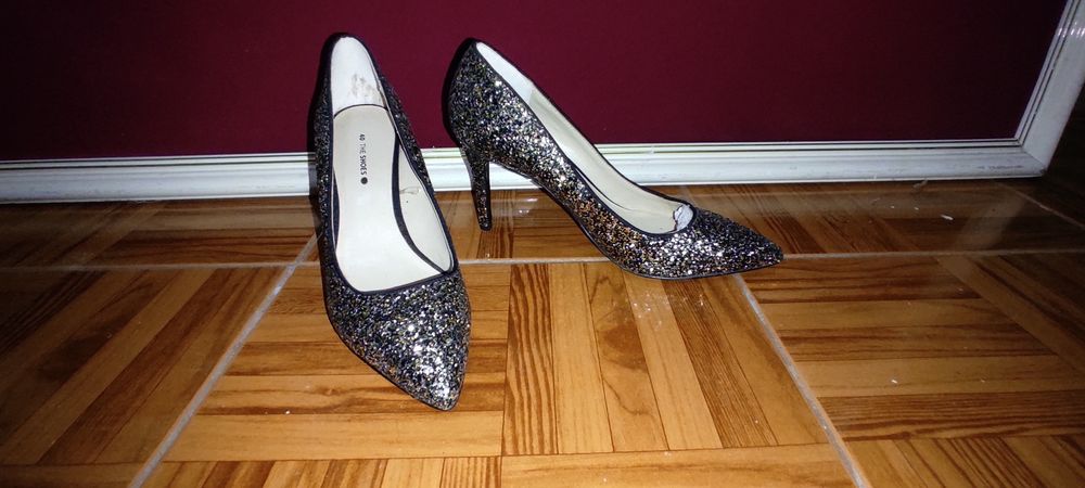Sapatos variados