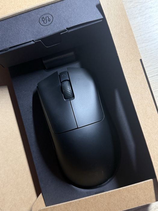 Мишка Razer v3 нова