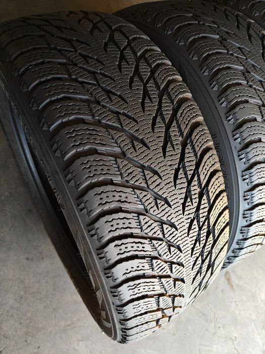Шини зимові R18 235 55 Nokian Hakkapeliitta R3 SUV