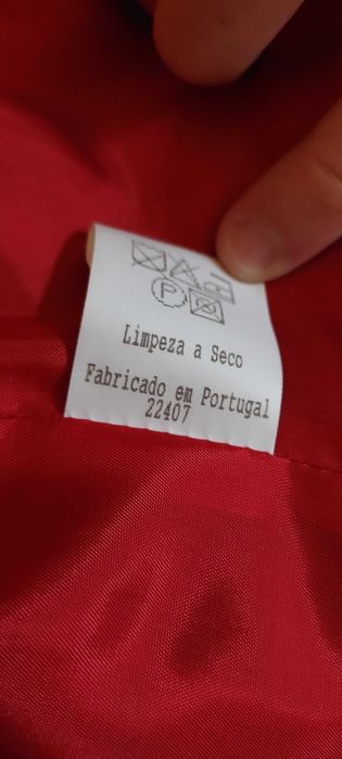 Casaco comprido de lâ vermelho