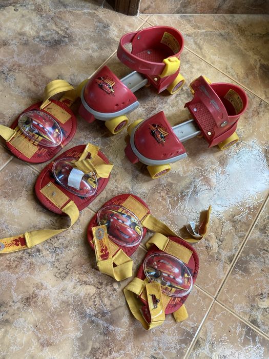 Patins de criança como novos do Cars