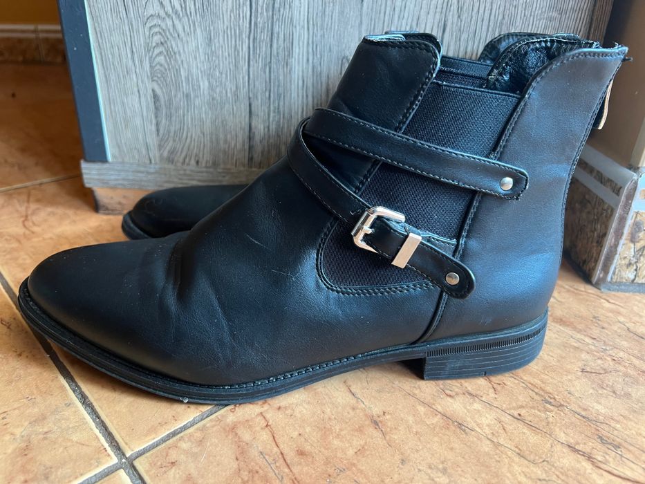 Buty czarne z zamkiem