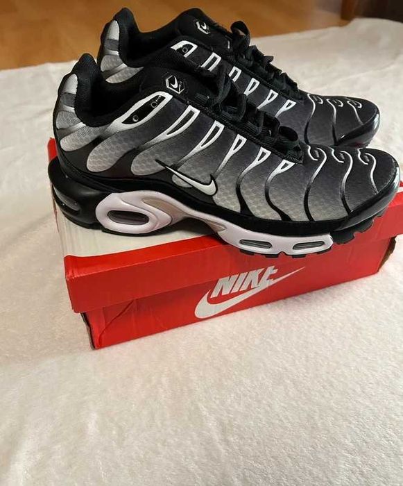 Nike Air Max TN Czarny R.42