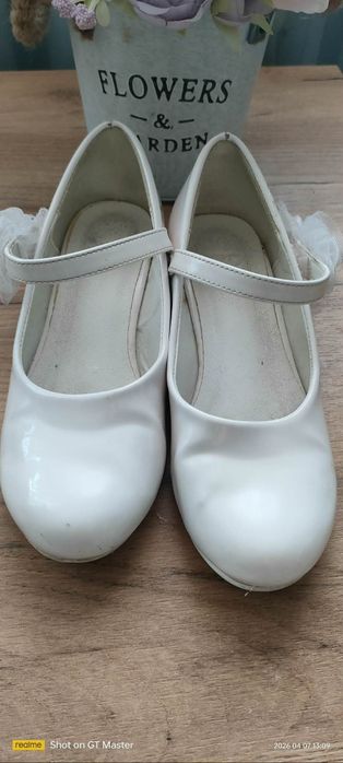 Buty komunijne 33 białe obcas
