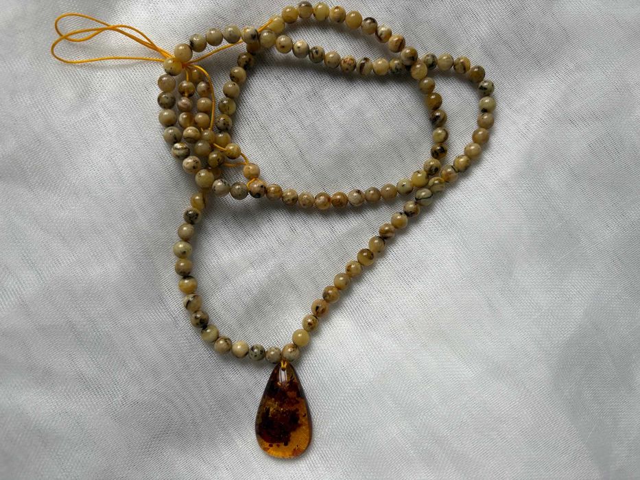 Бурштинове намисто янтарь цільний 21,8 г 63 см