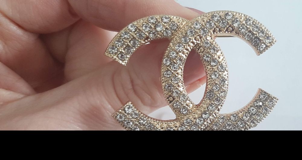 Przepiękna, złota broszka kryształki