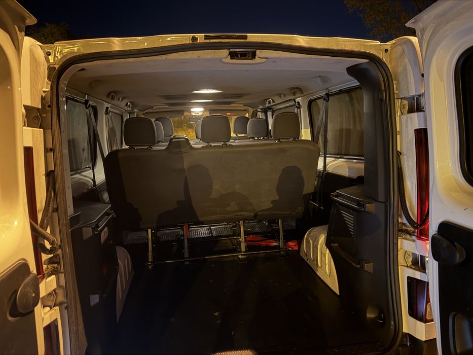 Renault Trafic 2019rok 9-osobowy