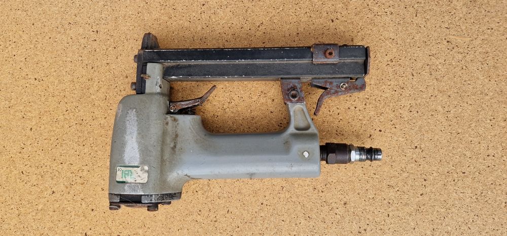 Agrafadora e compressor 50lt ABC