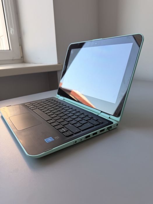 Ноутбук НР повністю робочий +зарядний пристрій стан ідеальний