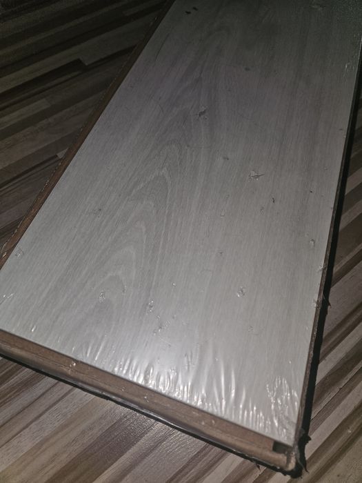Nowe Panele Podłogowe Laminowane AC4 Klasa 32 – Okazja!