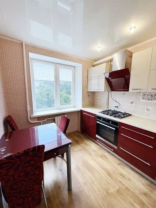 Продам 2 кімнатну квартиру на Каливовій