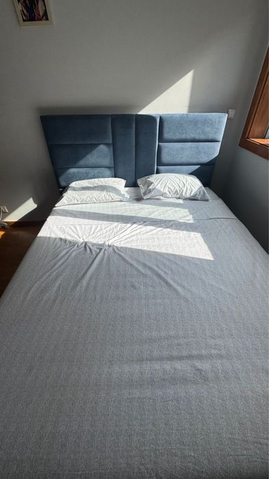 Cama de casal com baú