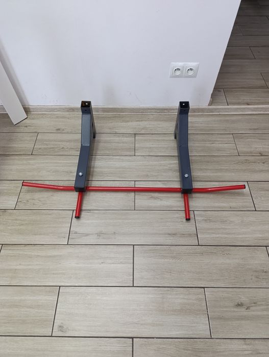 Sprzedam drążek do podciągania plus stelaż