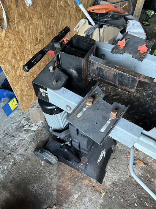 Łuparka hydrauliczna WoodStar LV88 8T