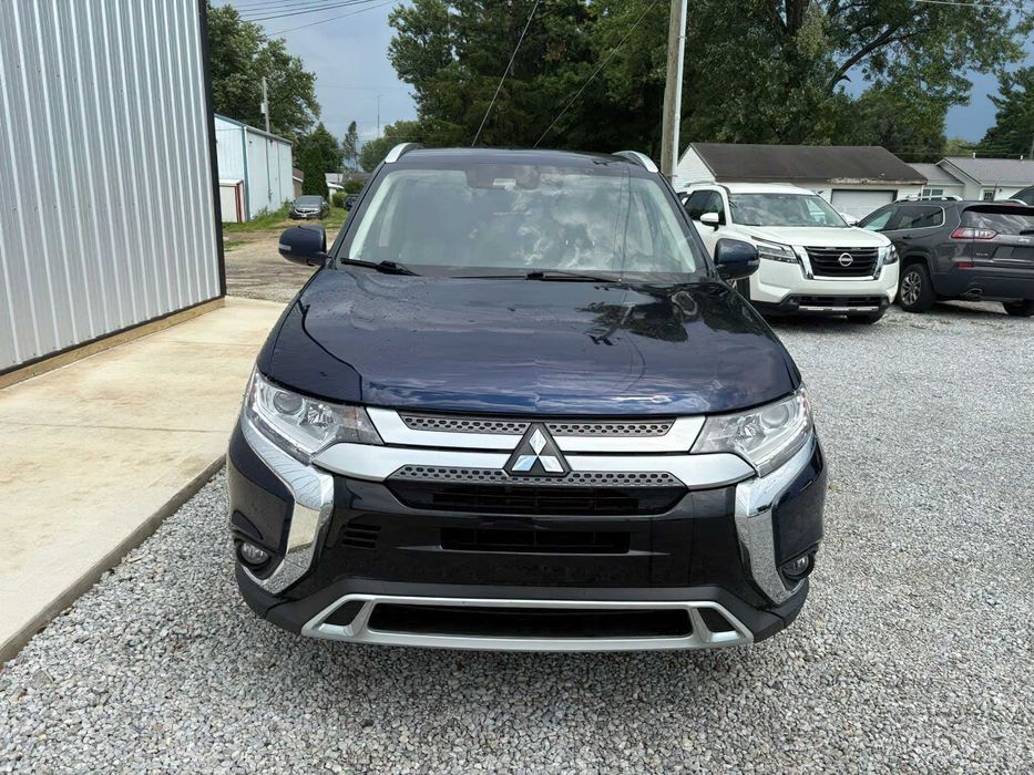 Mitsubishi Outlander      2019