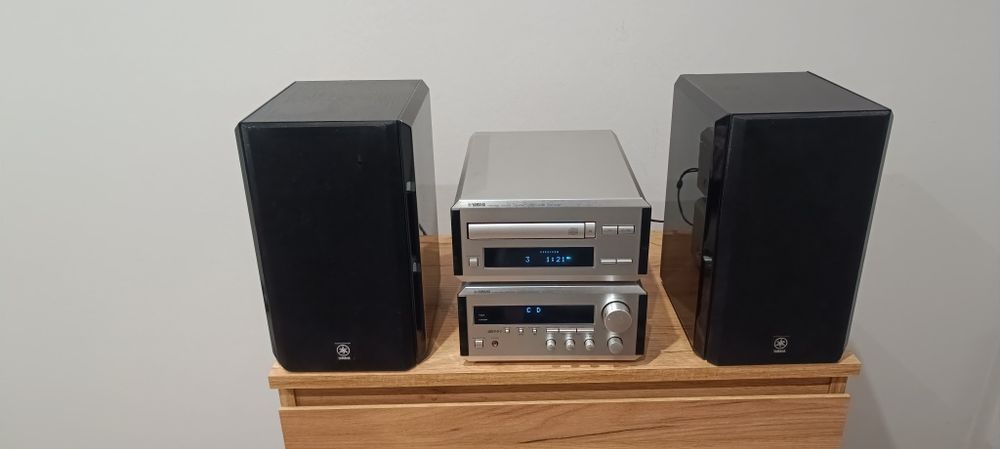 Wieża Yamaha rx-e100, amplituner, Cd cdx-e100 , głośniki NX-E100 + kable. Pianocraft