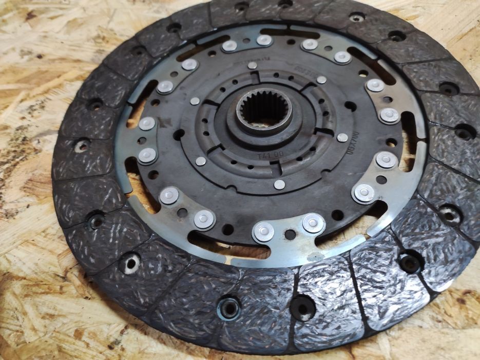 Демфер маховик щеплення  сцепление форд фокус 2 разборка ford focus 2