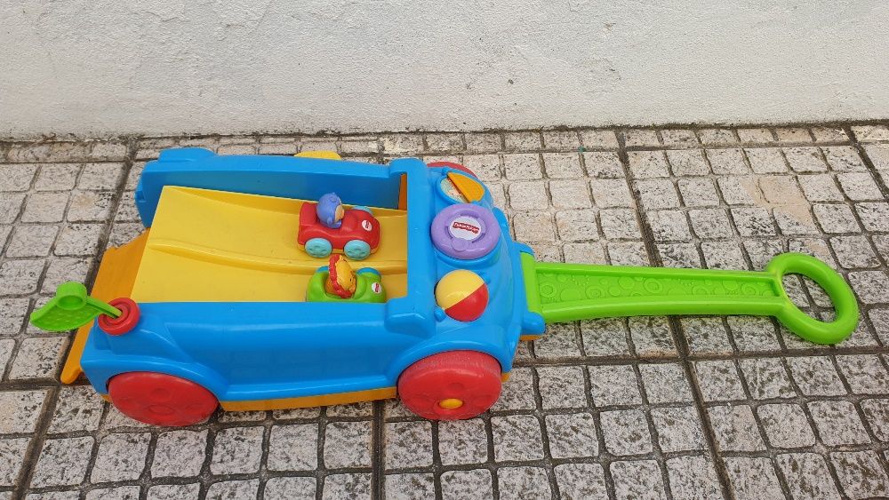 carro fisher price de arrasto com som carro andador