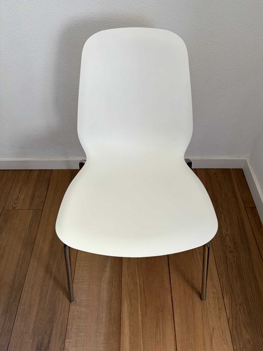 Cadeira IKEA LIDÅS branca + pernas cromadas Sefast (como nova)