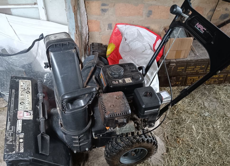 Продам, снегоуборщик