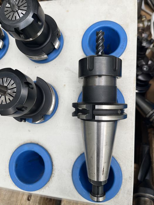 Oprawki narzędziowe SK40-2/20-70 z tulejkami ER i narzędziami