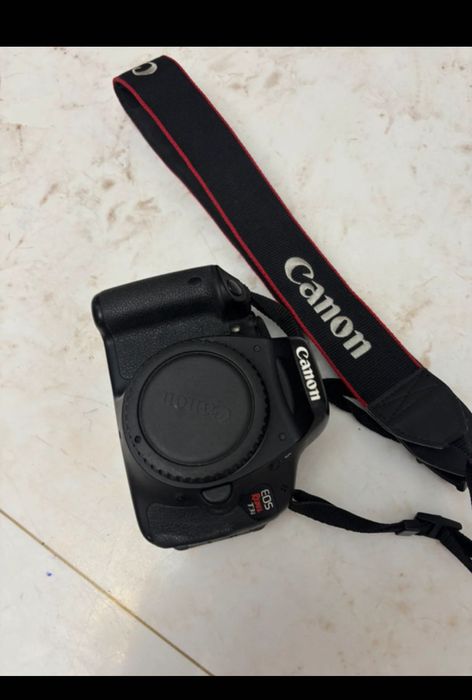 Canon Rebel T3i - 600D