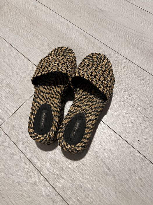 Socas bege com preto