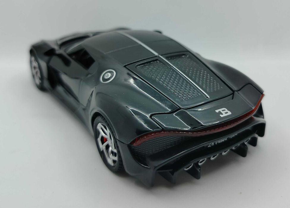 MODEL SAMOCHODU - Bugatti La Voiture Noire - SKALA 1:32 - czarny połysk.