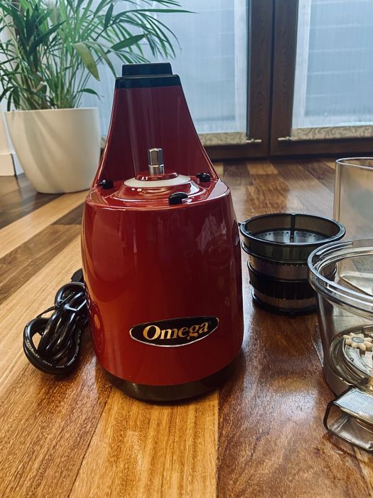 Wyciskarka wolnoobrotowa Omega VRT352FR - stan ideslny