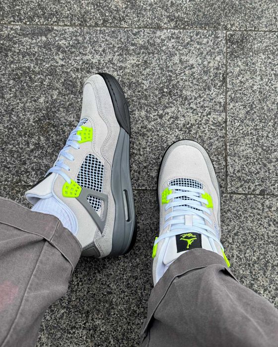 Кросівки Air Jordan Retro 4 Neon | нові | 41–46 |