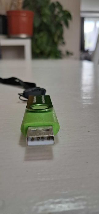 Pendrive 2 GB USB Zielony Obrotowy Twister + Smycz