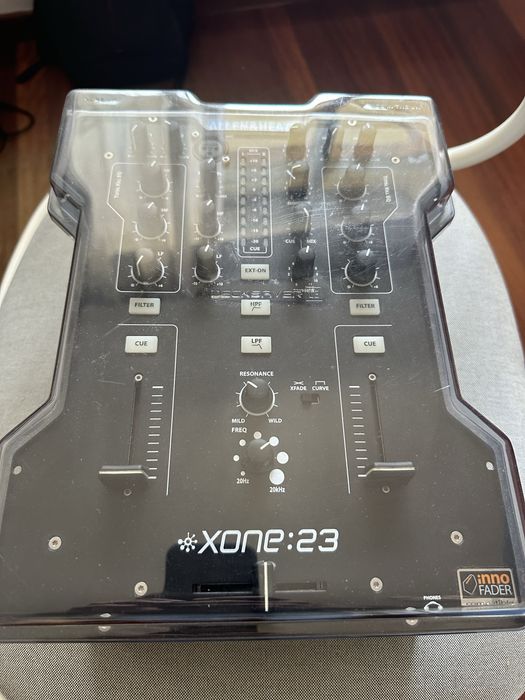 Mesa mistura Allen Heath Xone 23
