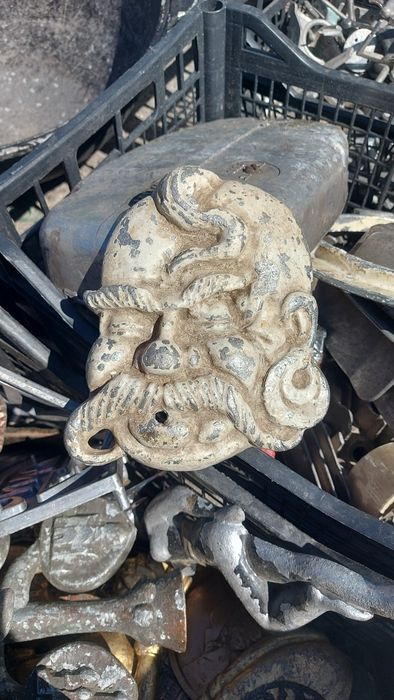 Сувенир маска алюминий