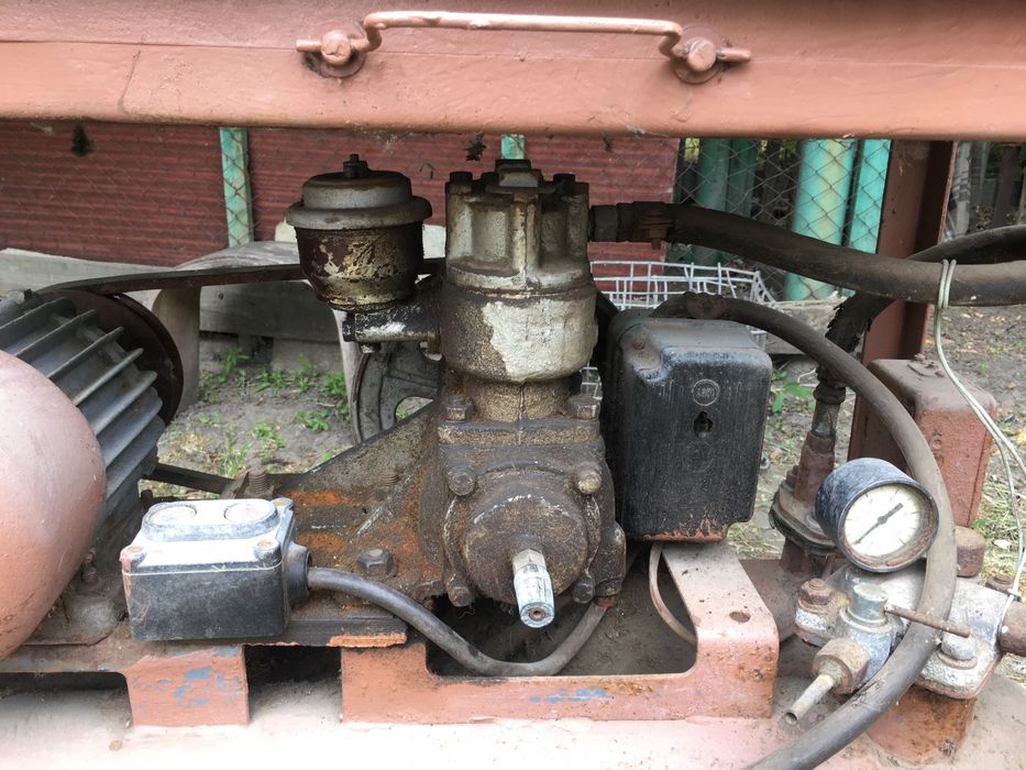 Продам компрессор380 Вт,можно переключить на 220Вт.