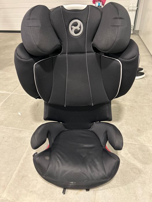 Cadeira auto preta em muito bom estado.