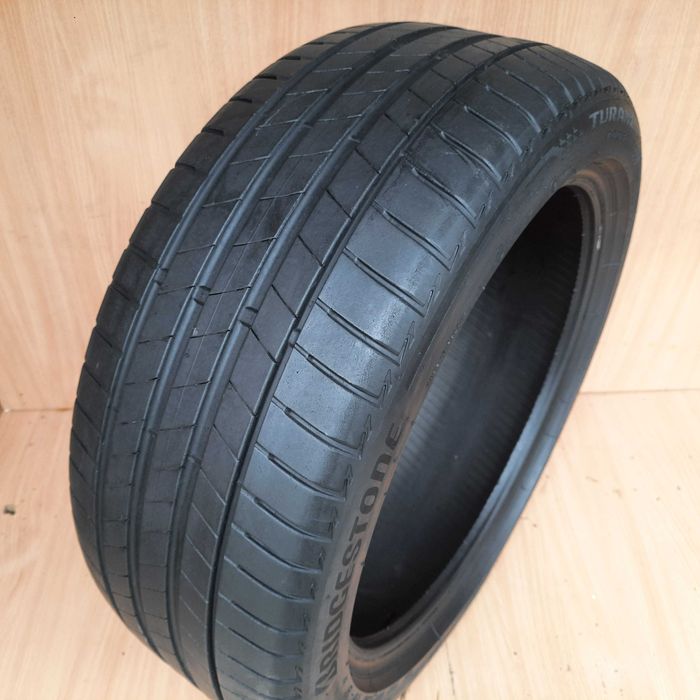 1 szt. Bridgestone Turanza T005 245/45 R19 102V XL