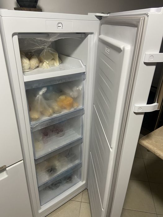 Freezer Vertical KUNFT - Como Novo