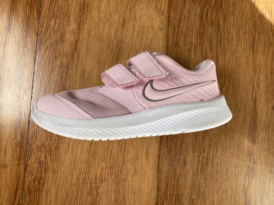 Sapatilhas Nike tamanho 26 para Menina