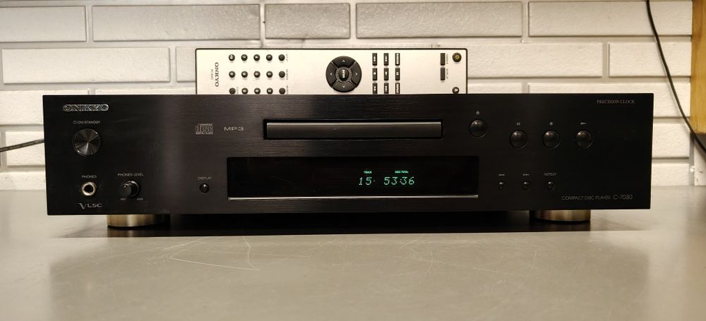 Odtwarzacz CD-MP3  ONKYO  C-7030 z pilotem