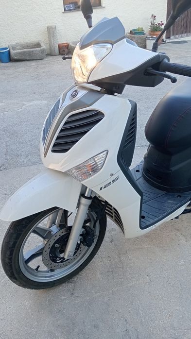 Mota 125cc igual a nova
