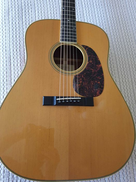 Fantástica guitarra Larson Bros