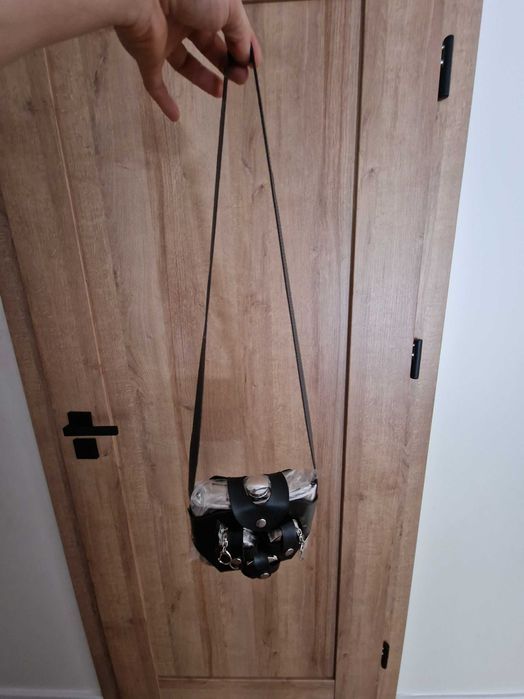 Duża piersiówka stalowa z kieliszkami w etui