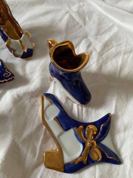 conjunto de sapatos miniatura de porcelana NAV portugal pintados à mão