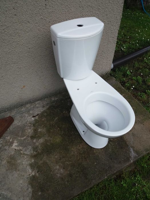 Kompakt WC Cersanit.